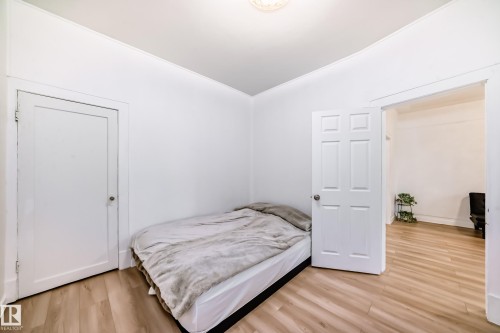 11331 92 Street, Edmonton, AB - Indoor Photo Showing Bedroom