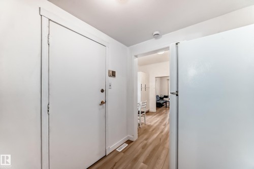 11331 92 Street, Edmonton, AB - Indoor Photo Showing Other Room