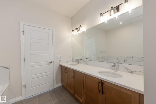 172 Stonehouse Way, Leduc, AB - Indoor Photo Showing Bathroom
