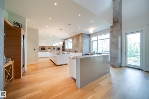 705 Howatt Drive, Edmonton, AB - Indoor Photo Showing Other Room