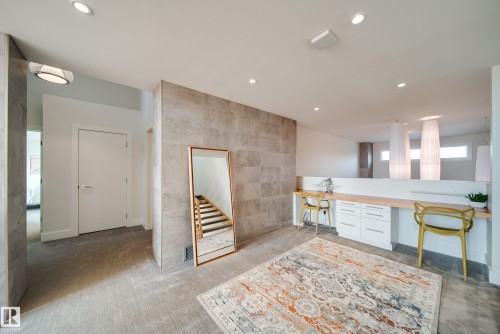 705 Howatt Drive, Edmonton, AB - Indoor