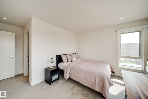 705 Howatt Drive, Edmonton, AB - Indoor Photo Showing Bedroom