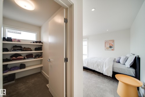 705 Howatt Drive, Edmonton, AB - Indoor