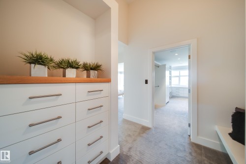 705 Howatt Drive, Edmonton, AB - Indoor Photo Showing Other Room