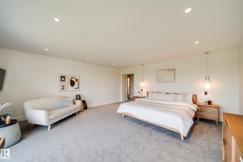 705 Howatt Drive, Edmonton, AB - Indoor Photo Showing Bedroom