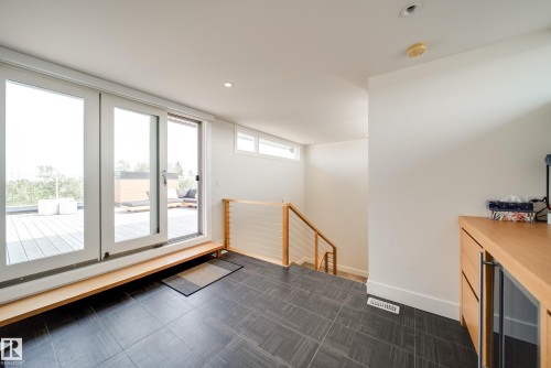 705 Howatt Drive, Edmonton, AB - Indoor Photo Showing Other Room