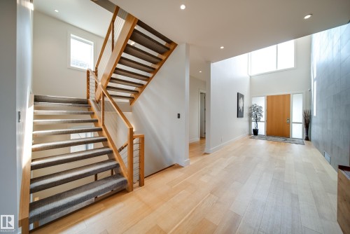 705 Howatt Drive, Edmonton, AB - Indoor Photo Showing Other Room