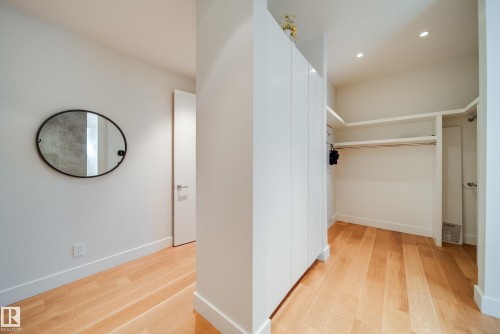 705 Howatt Drive, Edmonton, AB - Indoor Photo Showing Other Room