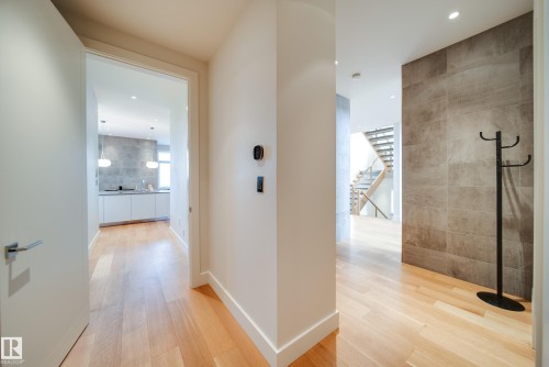 705 Howatt Drive, Edmonton, AB - Indoor Photo Showing Other Room