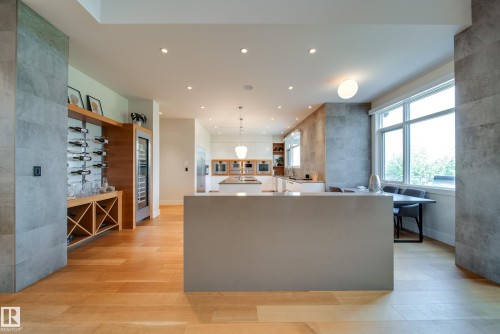 705 Howatt Drive, Edmonton, AB - Indoor