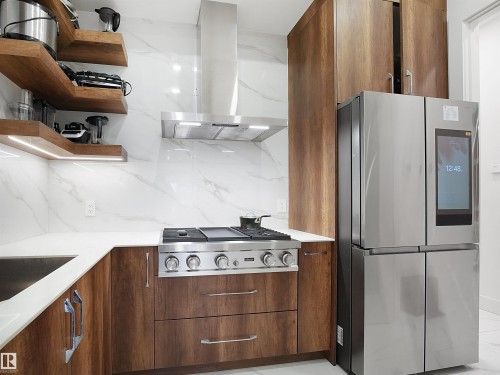 4809 Woolsey Lane, Edmonton, AB - Indoor Photo Showing Kitchen