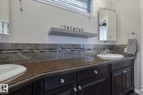 4 Third Avenue, Entwistle, AB - Indoor Photo Showing Bathroom