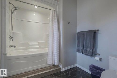 4 Third Avenue, Entwistle, AB - Indoor Photo Showing Bathroom