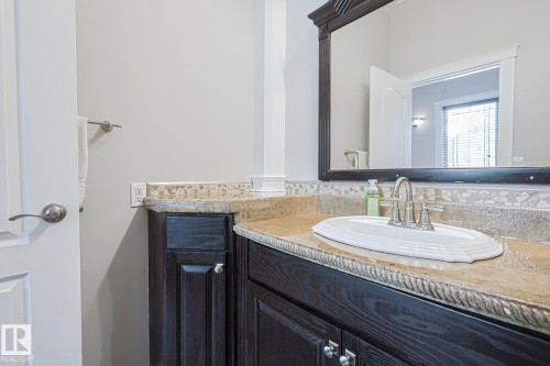 4 Third Avenue, Entwistle, AB - Indoor Photo Showing Bathroom