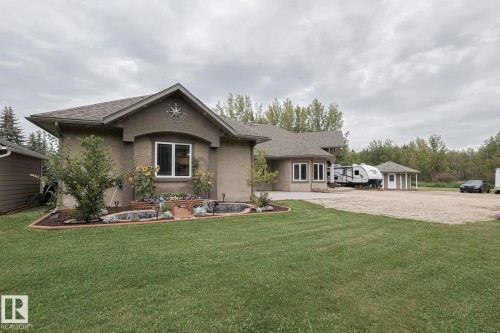 4 Third Avenue, Entwistle, AB - Outdoor