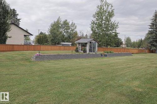 4 Third Avenue, Entwistle, AB - Outdoor With Backyard