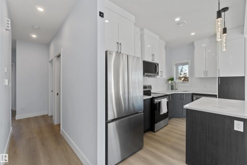 G 2740 Blatchford Road, Edmonton, AB - Indoor Photo Showing Kitchen With Upgraded Kitchen
