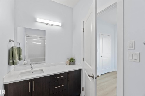G 2740 Blatchford Road, Edmonton, AB - Indoor Photo Showing Bathroom