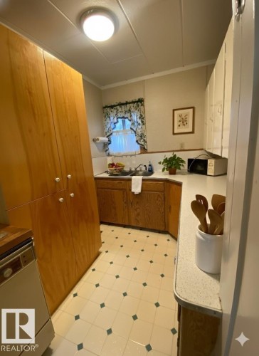 4928 50 Street, Gibbons, AB - Indoor