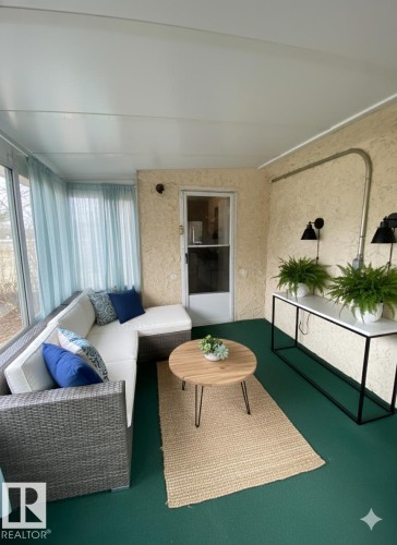 4928 50 Street, Gibbons, AB - Indoor Photo Showing Living Room