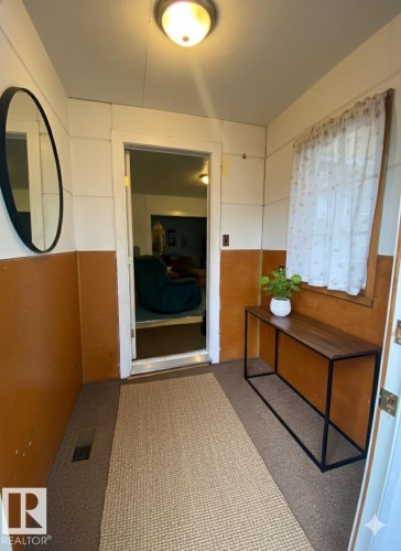 4928 50 Street, Gibbons, AB - Indoor Photo Showing Other Room