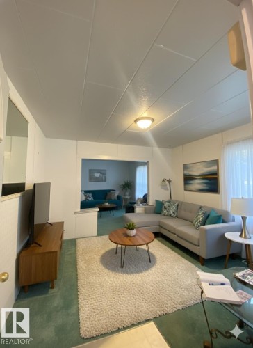 4928 50 Street, Gibbons, AB - Indoor Photo Showing Living Room