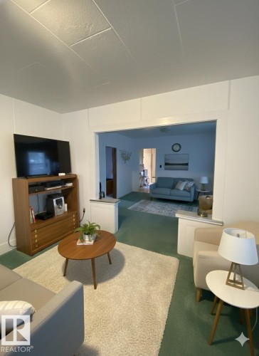 4928 50 Street, Gibbons, AB - Indoor Photo Showing Living Room