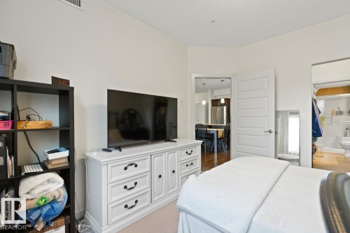 114 10520 56 Avenue, Edmonton, AB - Indoor Photo Showing Bedroom