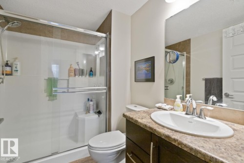 114 10520 56 Avenue, Edmonton, AB - Indoor Photo Showing Bathroom