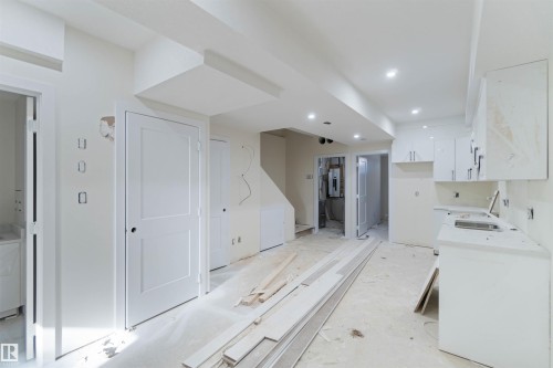 8319 81Ave, Edmonton, AB - Indoor Photo Showing Other Room