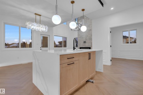 151 Graybriar Drive, Stony Plain, AB - Indoor Photo Showing Kitchen