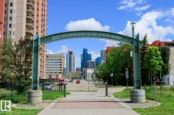 View of home's community with a view of skyline - 