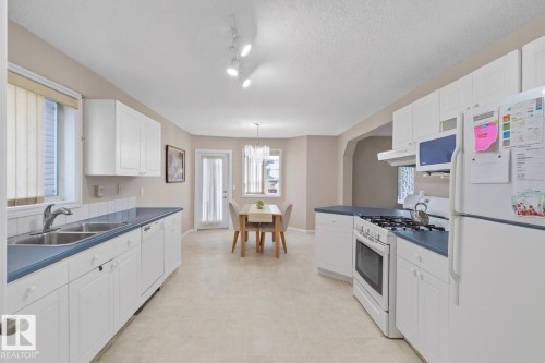 4804 147 Avenue, Edmonton, AB - Indoor Photo Showing Kitchen With Double Sink