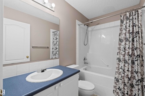 4804 147 Avenue, Edmonton, AB - Indoor Photo Showing Bathroom