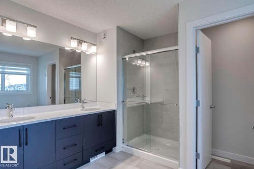 2831 191 Street, Edmonton, AB - Indoor Photo Showing Bathroom