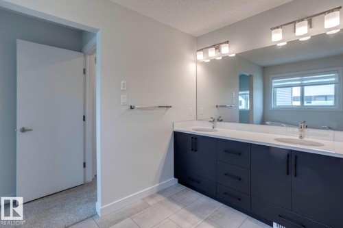 2831 191 Street, Edmonton, AB - Indoor Photo Showing Bathroom