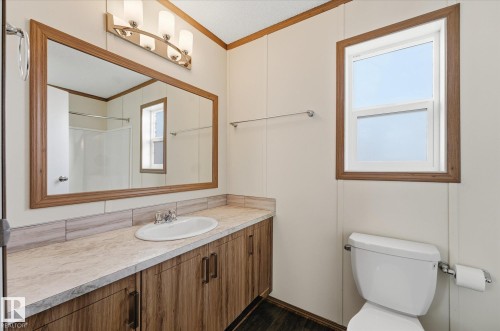 242 305 Calahoo Road, Spruce Grove, AB - Indoor Photo Showing Bathroom
