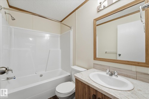 242 305 Calahoo Road, Spruce Grove, AB - Indoor Photo Showing Bathroom