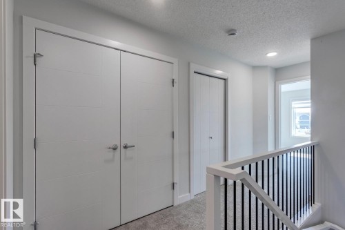 19011 20 Avenue, Edmonton, AB - Indoor Photo Showing Other Room