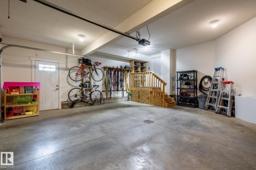 75 Nadine Way, St. Albert, AB - Indoor Photo Showing Garage