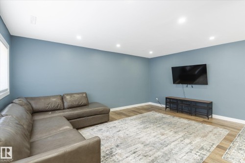 12707 92 Street, Edmonton, AB - Indoor