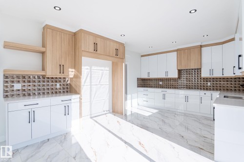 2003 154 Avenue, Edmonton, AB - Indoor Photo Showing Kitchen