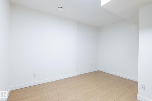 2003 154 Avenue, Edmonton, AB - Indoor Photo Showing Other Room