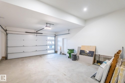 2003 154 Avenue, Edmonton, AB - Indoor Photo Showing Garage