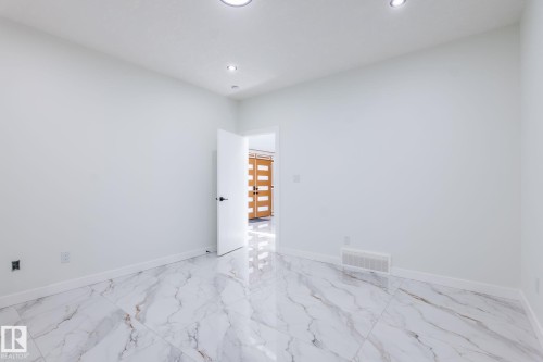 2003 154 Avenue, Edmonton, AB - Indoor Photo Showing Other Room