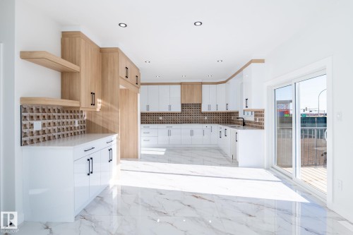 2003 154 Avenue, Edmonton, AB - Indoor Photo Showing Kitchen