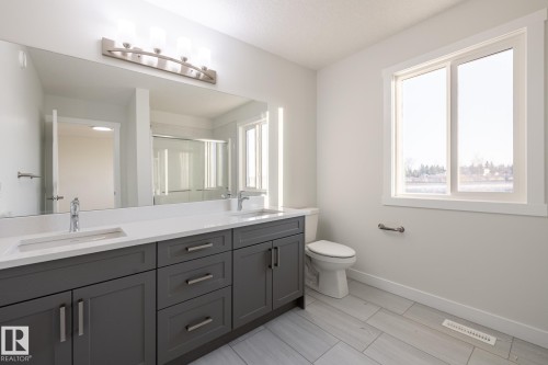 403 157 Avenue, Edmonton, AB - Indoor Photo Showing Bathroom
