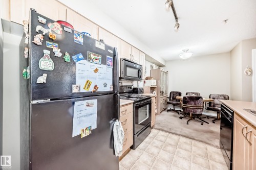 102 13907 136 Street Nw, Edmonton, AB - Indoor Photo Showing Kitchen