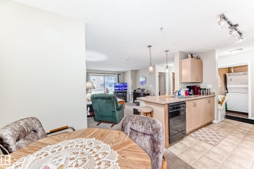 102 13907 136 Street Nw, Edmonton, AB - Indoor