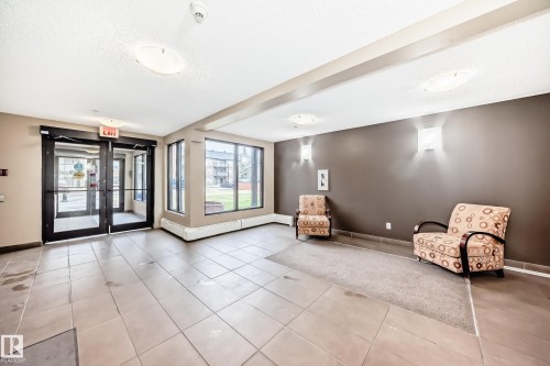 102 13907 136 Street Nw, Edmonton, AB - Indoor Photo Showing Other Room